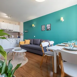 Oasis: Stylish Retreat In The Heart Of Apartamento Sofía